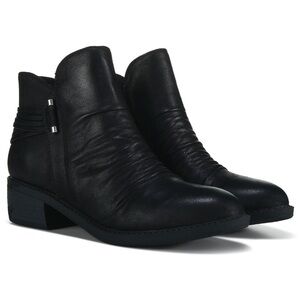 NWOB Baretraps Western Booties SZ 8.5M
